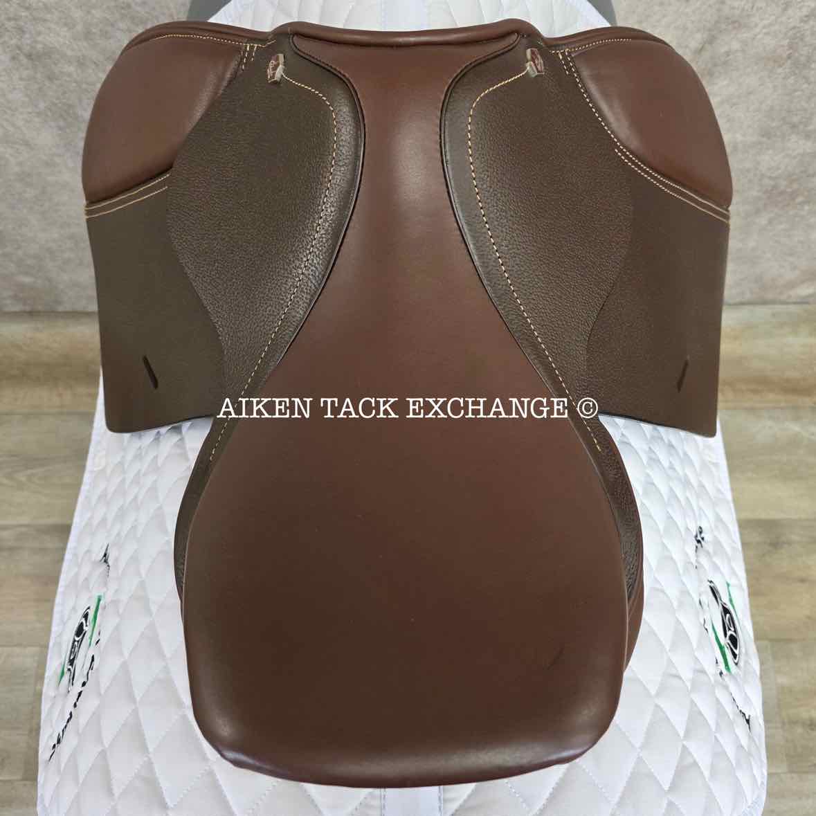 HDR - Henri de Rivel Novice Club Close Contact Jump Saddle, 15" Seat, Regular / Medium Tree, Foam Panels