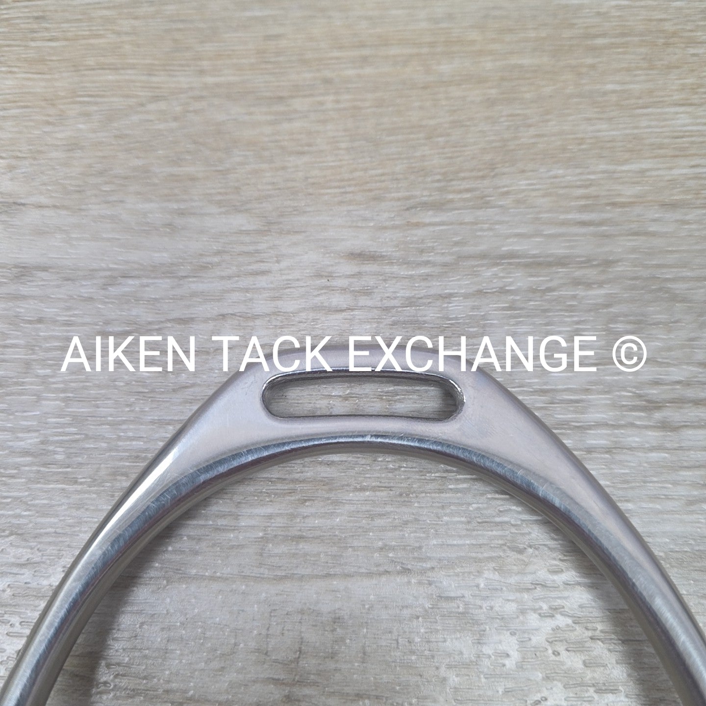 Korsteel Fillis Stirrup Irons with Engraved Crystal Detail, 4.5"