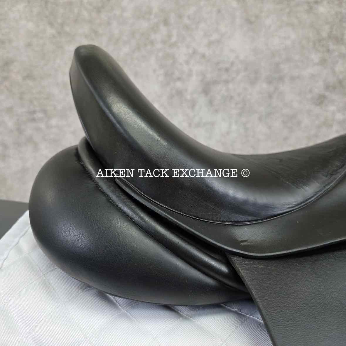 2009 Custom Saddlery Signature Wolfgang Solo Dressage Saddle, 17" Seat, Adjustable Tree, Wool Flocked Panels