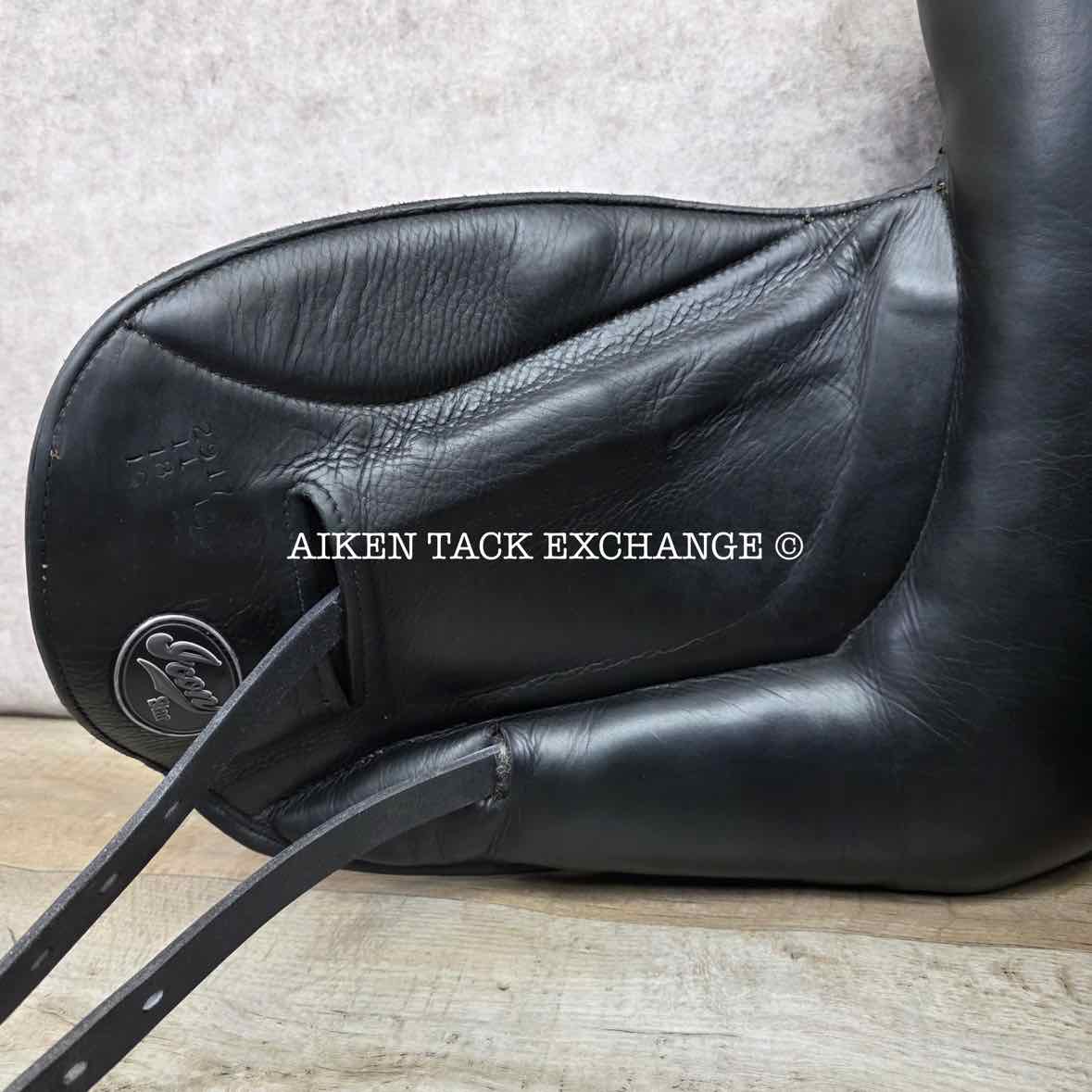 **SOLD** 2013 Custom Saddlery Icon Star Monoflap Dressage Saddle, 18" Seat, Adjustable Tree, Wool Flocked Panels