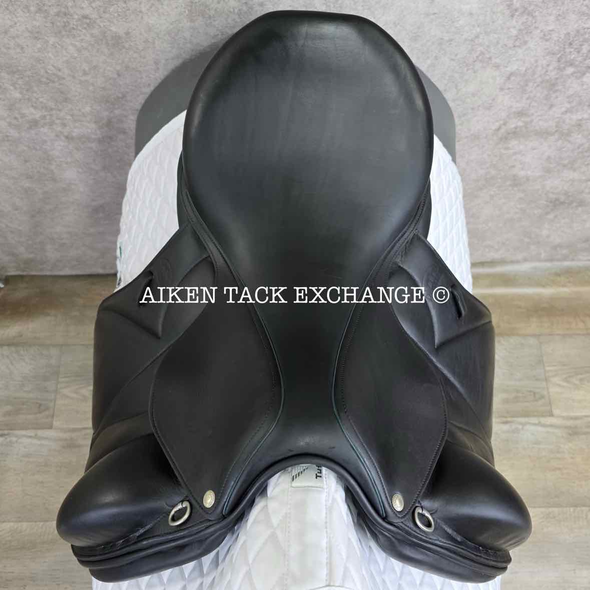 **On Trial** 2013 Devoucoux Makila Monoflap Dressage Saddle, 18" Seat, 3A Flap, M/MW Tree, Foam Panels, Full Buffalo Leather