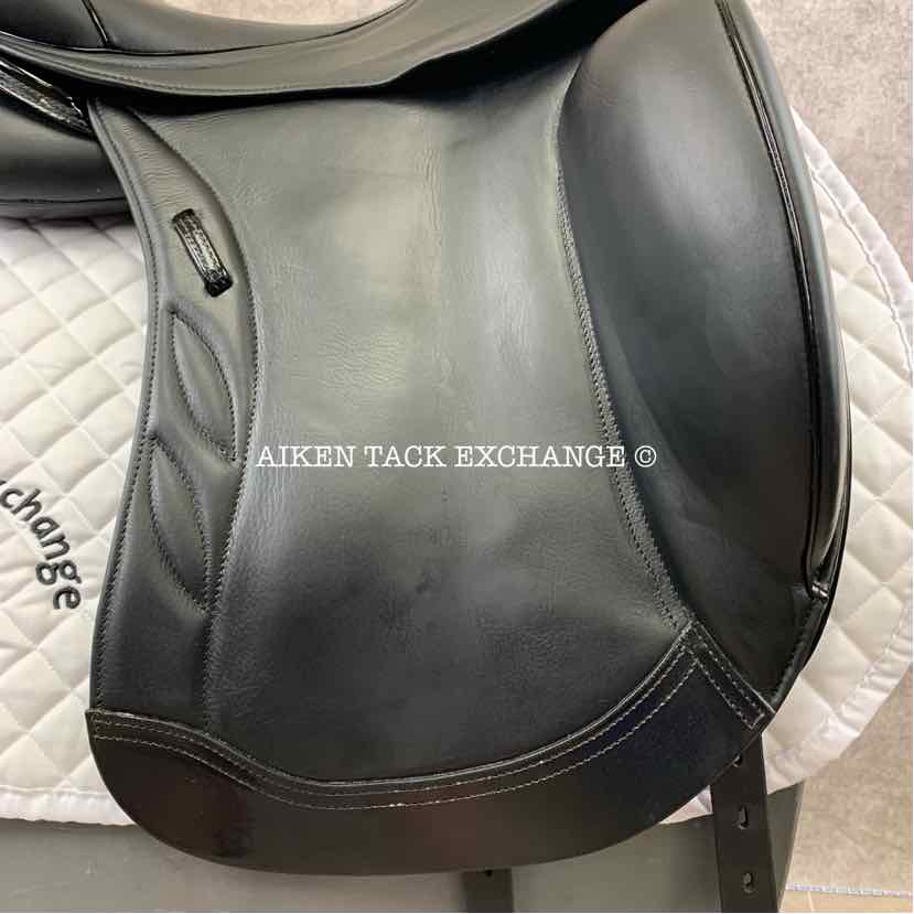 2022 JC Performance Line P2 Monoflap Dressage Saddle, 18" Seat, Wide Tree, Wool Flocked Pony Panels