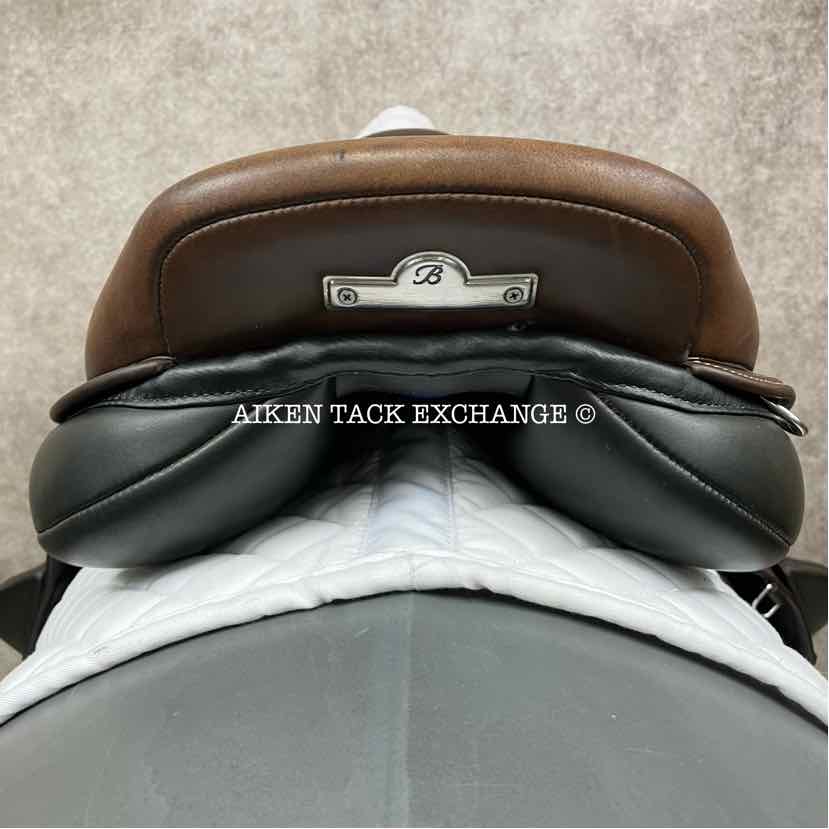 **SOLD** 2018 Bates Advanta Monoflap Eventing Jump Saddle, 17" Seat, Adjustable Tree - Changeable Gullet, Wool Flocked Panels