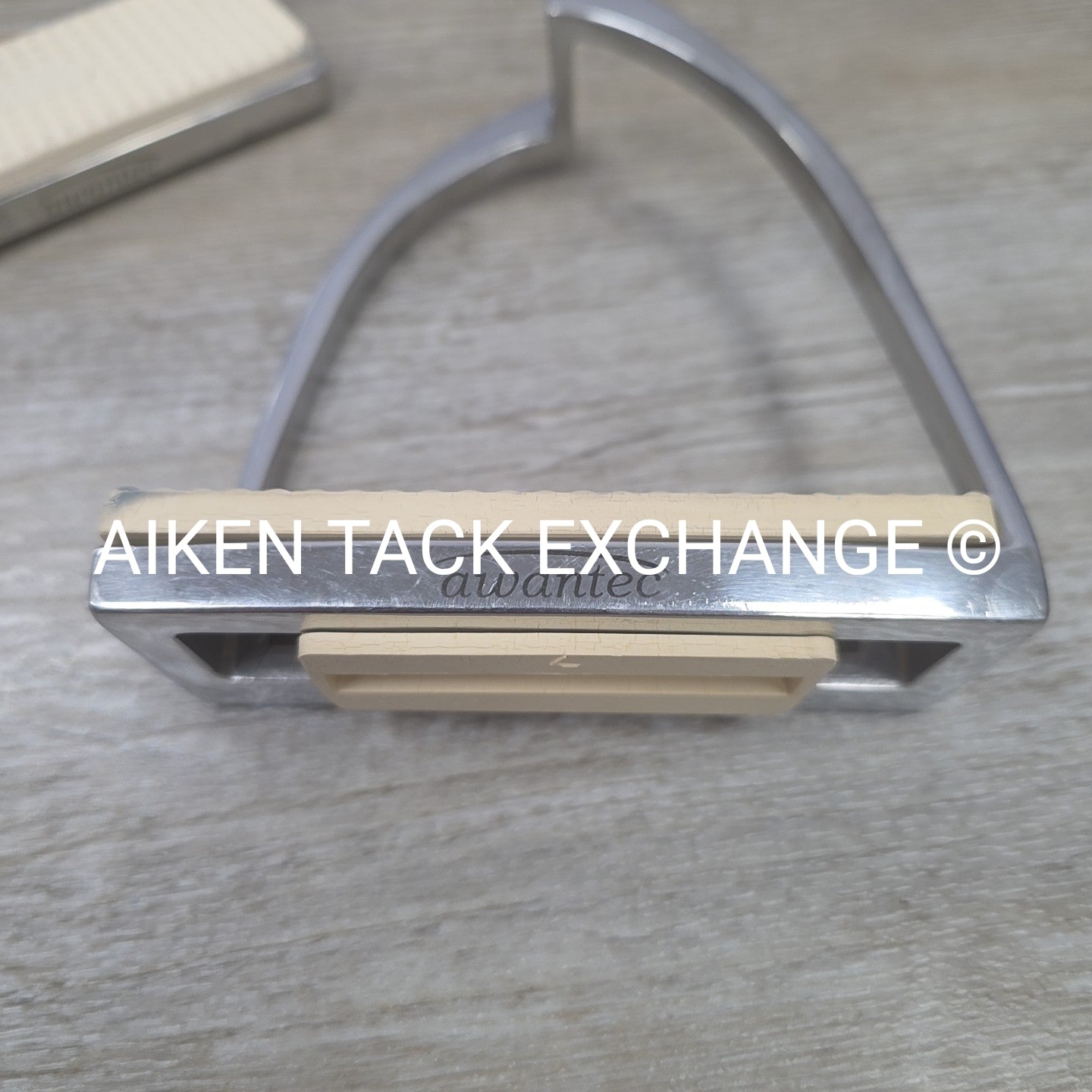 Awantec Offset Eye Stirrup Irons, 4.75"