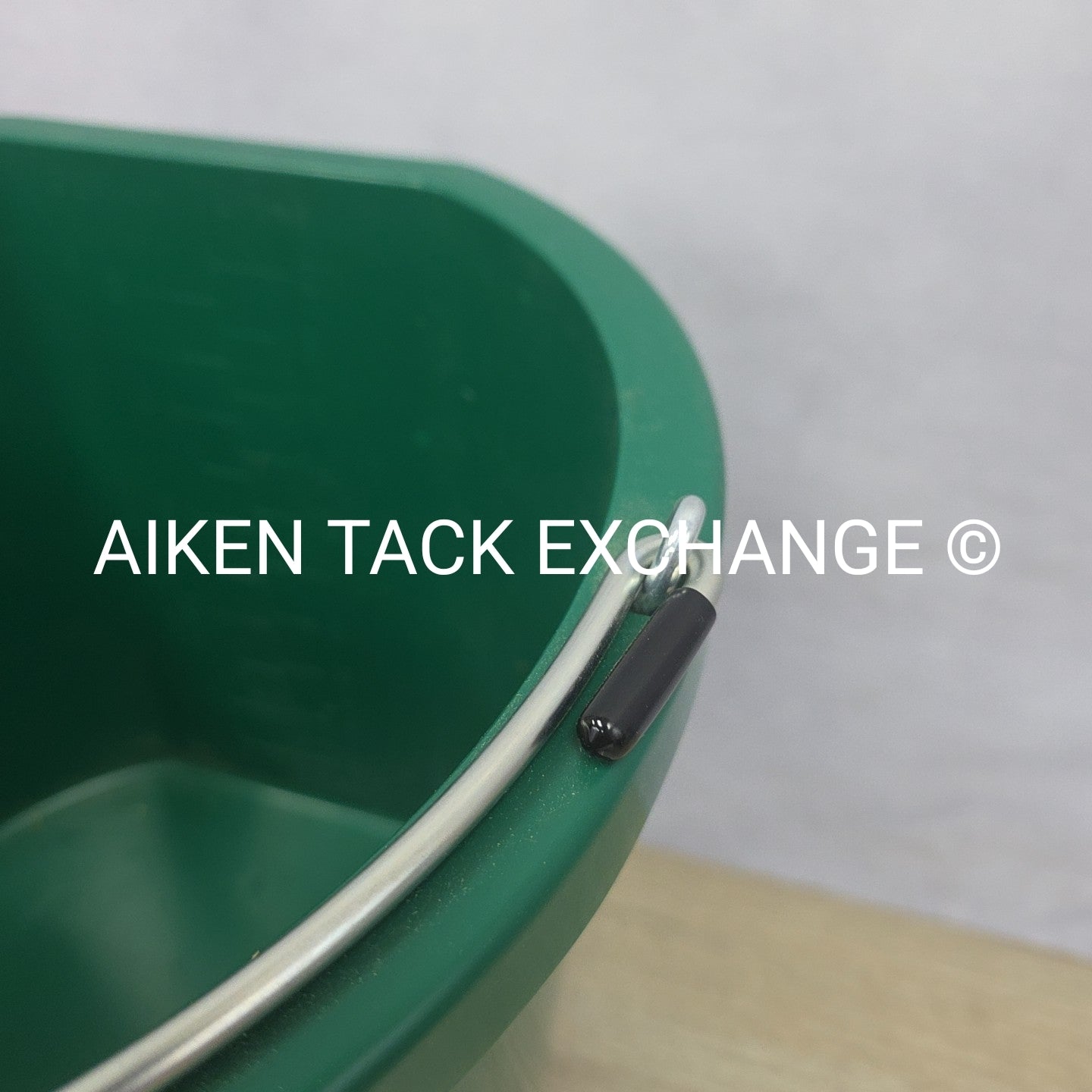 Farm Innovators Heated Flat Back Bucket, 5 Gal