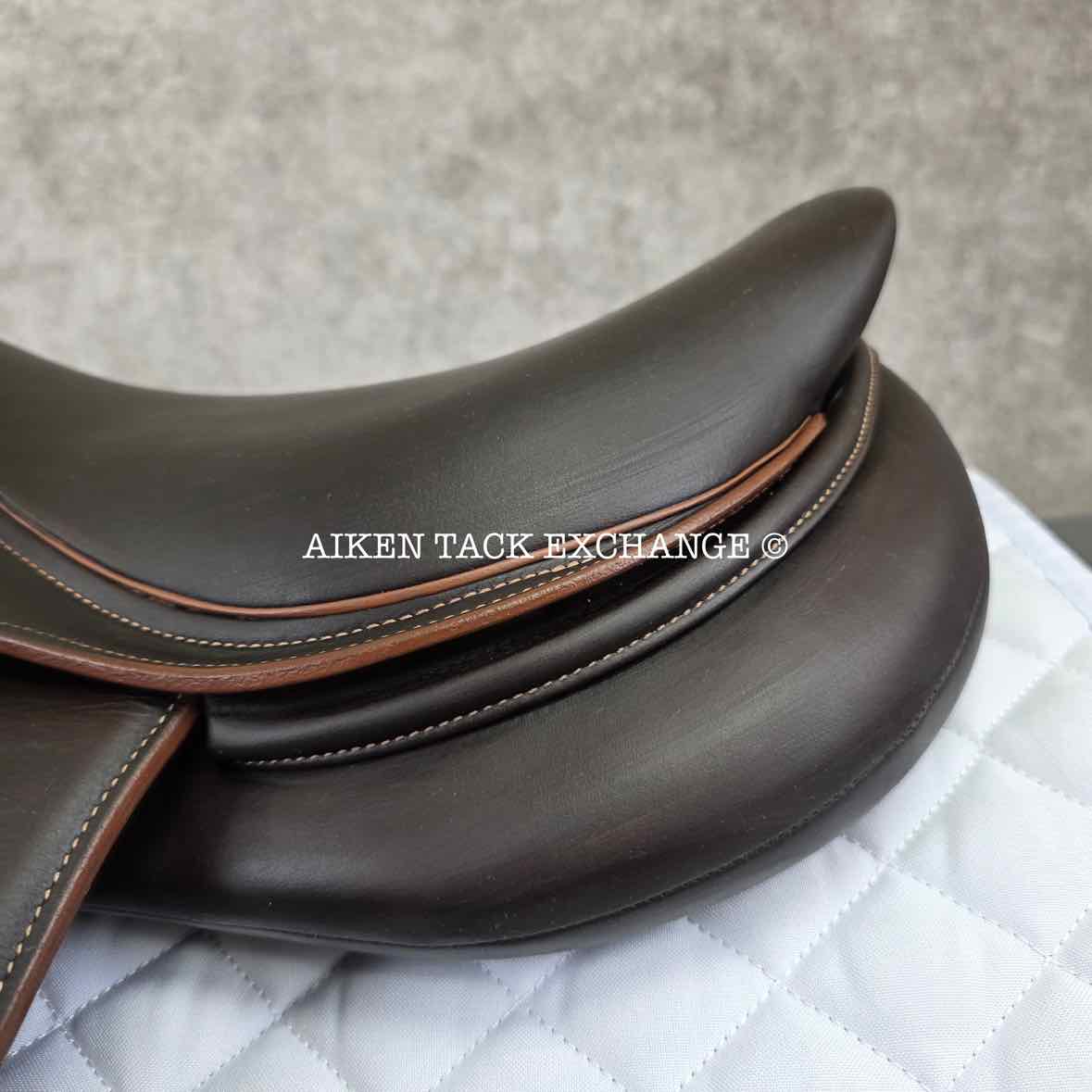 2025 Devoucoux Biarritz O Close Contact Jump Saddle, 16.5" Seat, 1 Flap, Medium Tree, D3D Panels, Full Buffalo Leather