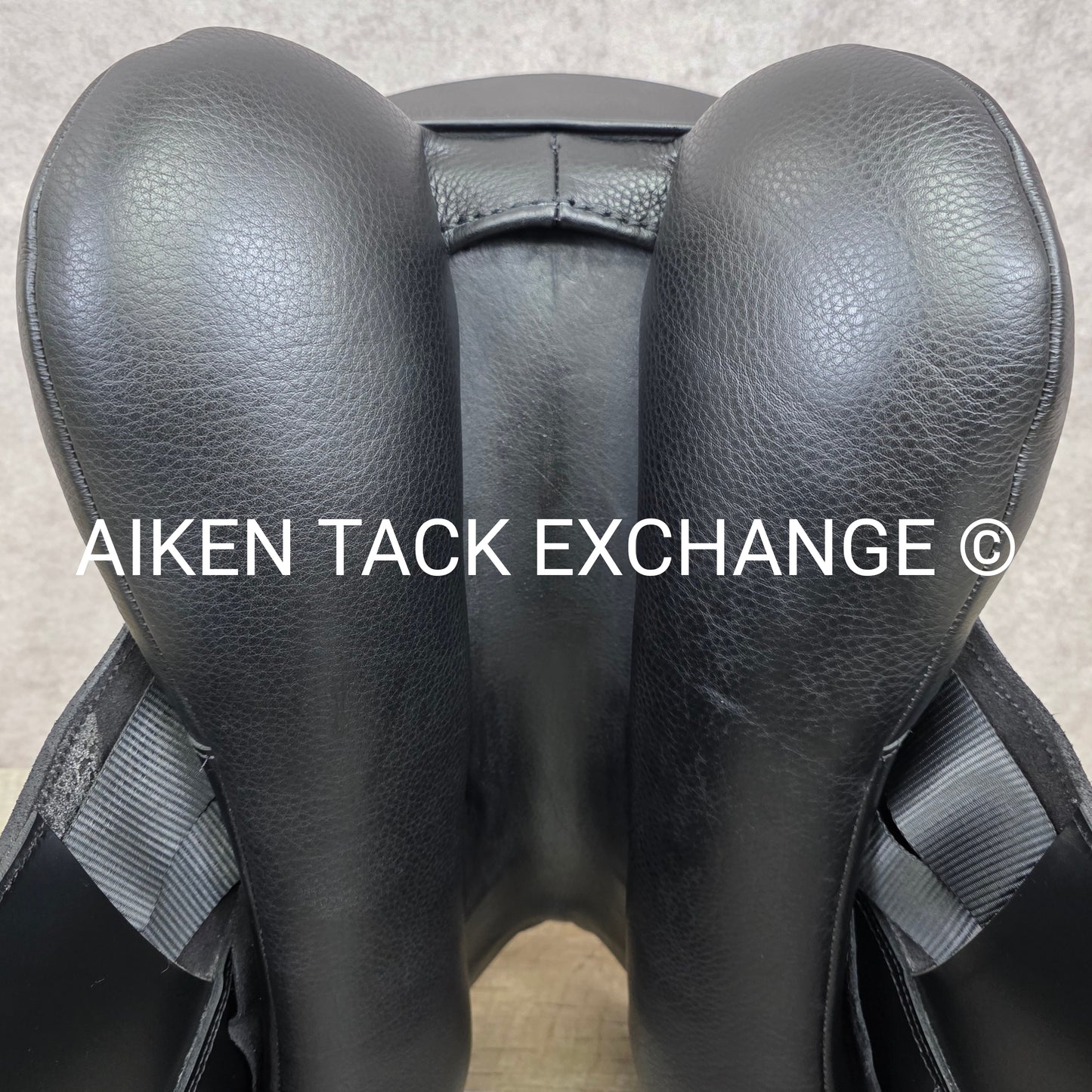 2023 Custom Saddlery Wolfgang Gemini R Monoflap Dressage Saddle, 18" Seat, Adjustable Tree, Wool Flocked Panels