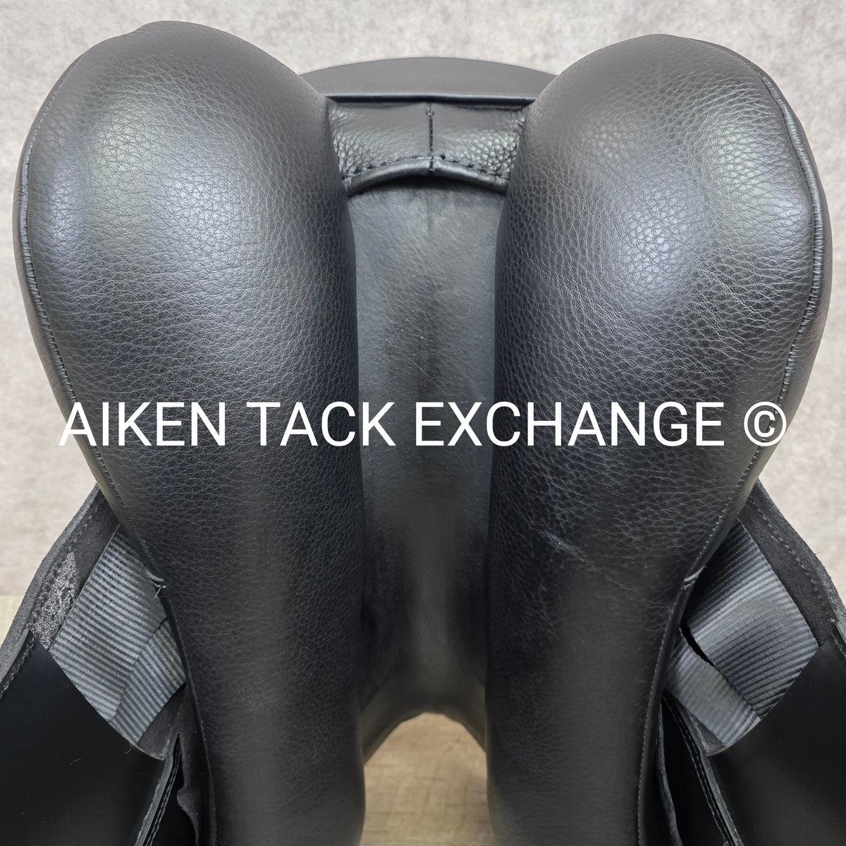 2023 Custom Saddlery Wolfgang Gemini R Monoflap Dressage Saddle, 18" Seat, Adjustable Tree, Wool Flocked Panels