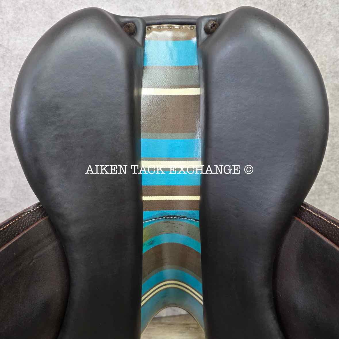 2015 Voltaire Stuttgart Jump Saddle, 17.5" Seat, 3AA Flap, Medium Wide Tree, PRO Panels, Full Buffalo Leather