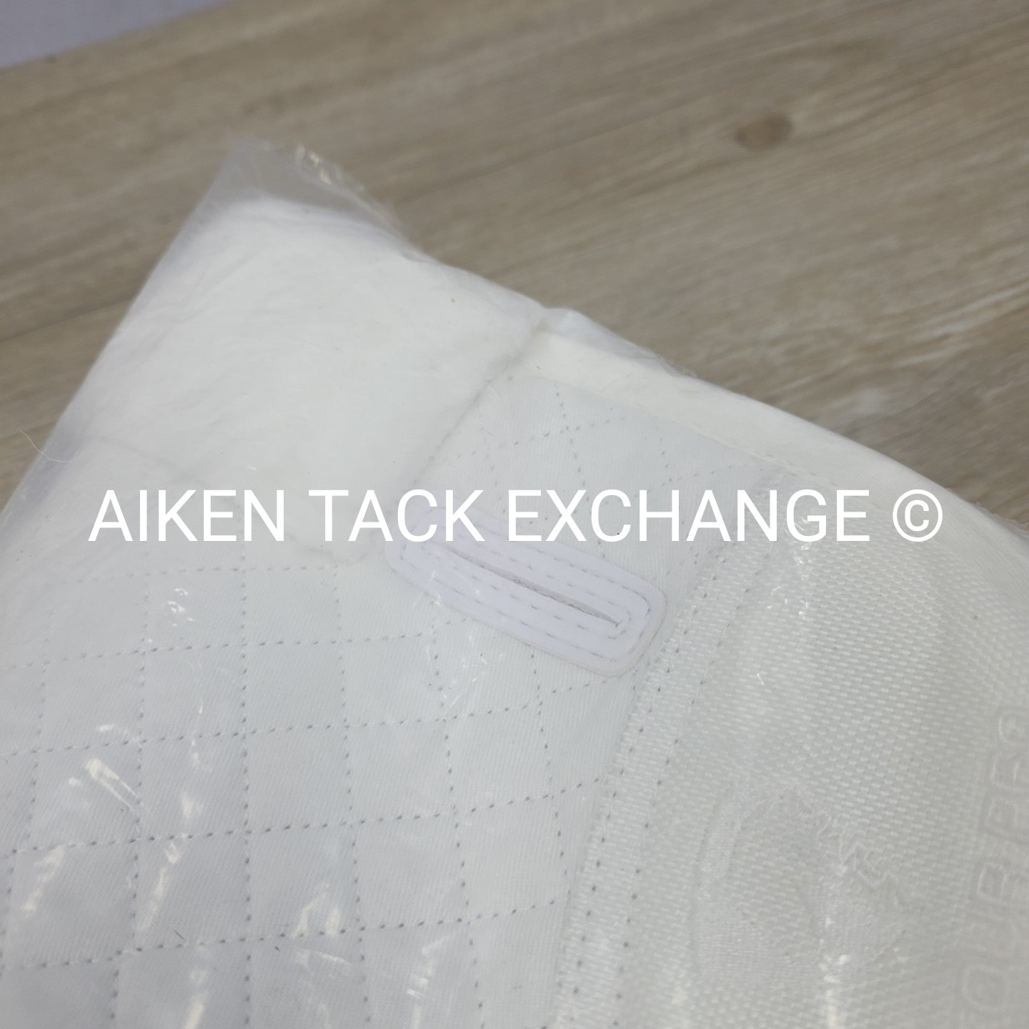 Shires Arma Deluxe Half Pad, Size 15" - 16.5"