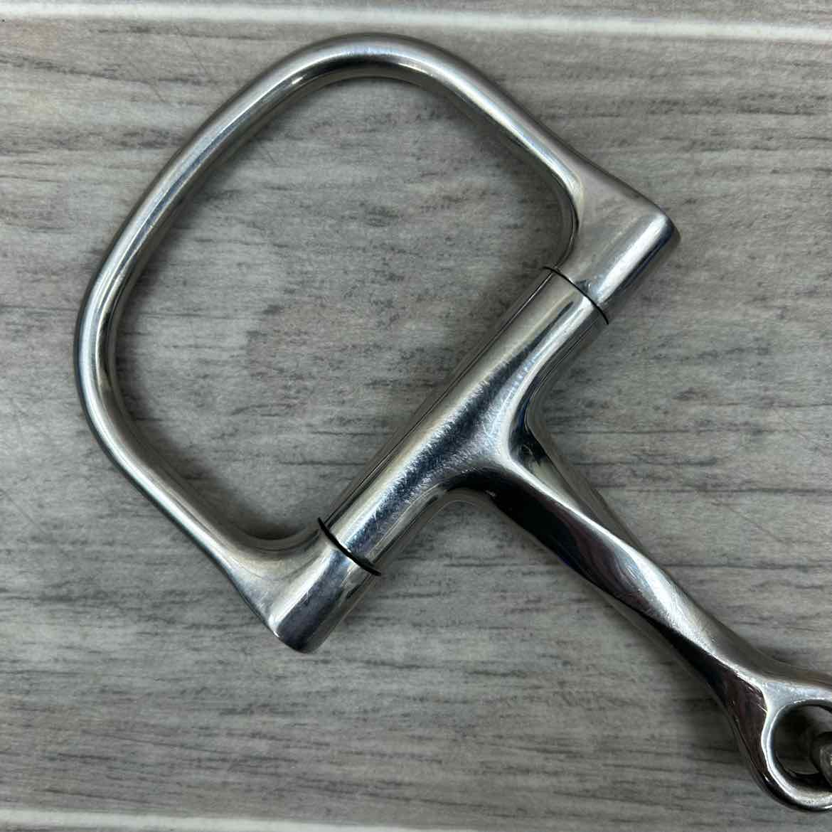 Twisted Single Joint D Ring Bit 5.5"