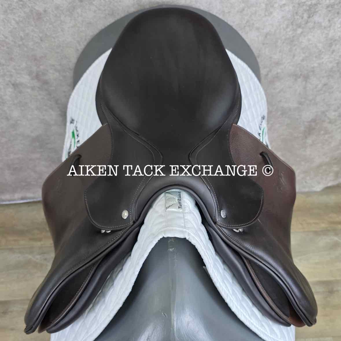 2022 Voltaire Palm Beach Close Contact Jump Saddle, 16.5" Seat, 2AA Flap, Medium Wide Tree, PRO Panels