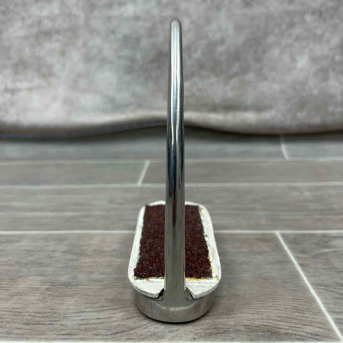 Metalab Fillis Stirrup Irons with Sure Grip Stirrup Pads 4.5"