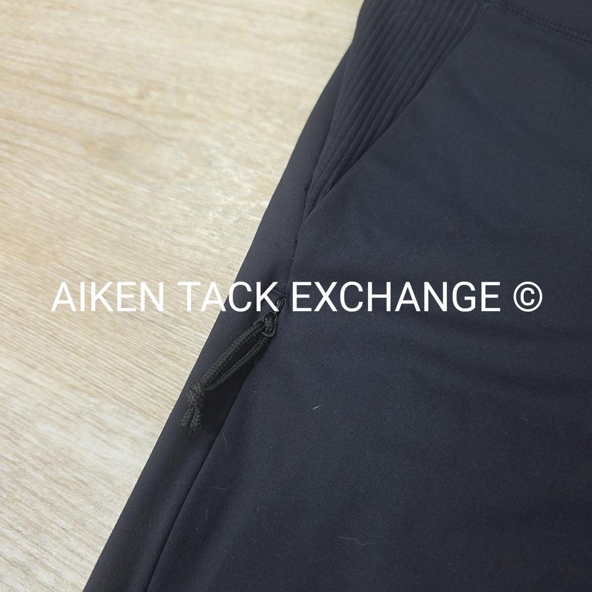 Avalanche Outdoor Supply Co. Compression Leggings, Size Medium
