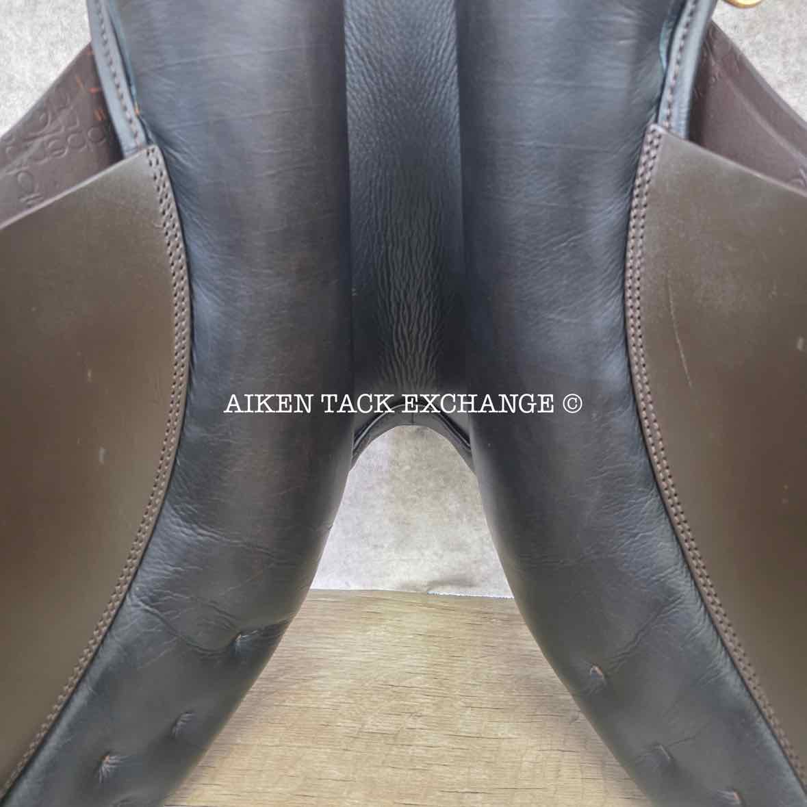 2025 Stubben Roxane Jump Saddle, 18" Seat with Biomex, 28cm Tree - Medium Narrow, Wool Flocked Panels