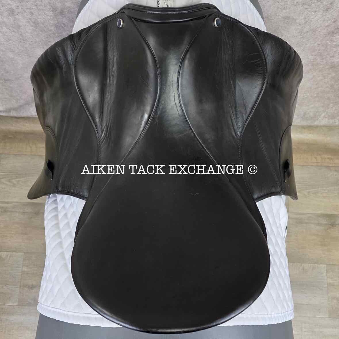 **SOLD** Stubben Romanus Extra CL Dressage Saddle, 18" Seat, 32cm Tree - Wide, Wool Flocked Panels