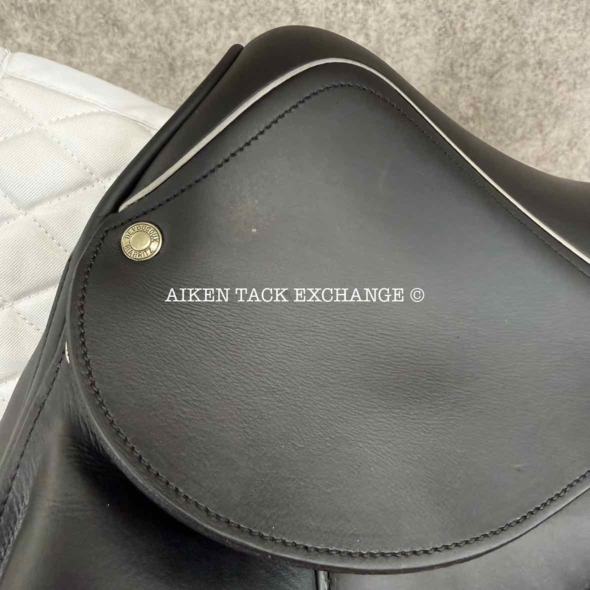 2015 Devoucoux Makila O Monoflap Dressage Saddle, 18" Seat, 1 Flap, Medium Wide Tree, D3D Panels, Full Buffalo Leather