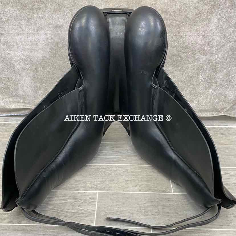 2018 Fairfax Classic Dressage Saddle, 17.5" Seat, Adjustable Tree - Changeable Gullet, Wool Flocked Panels