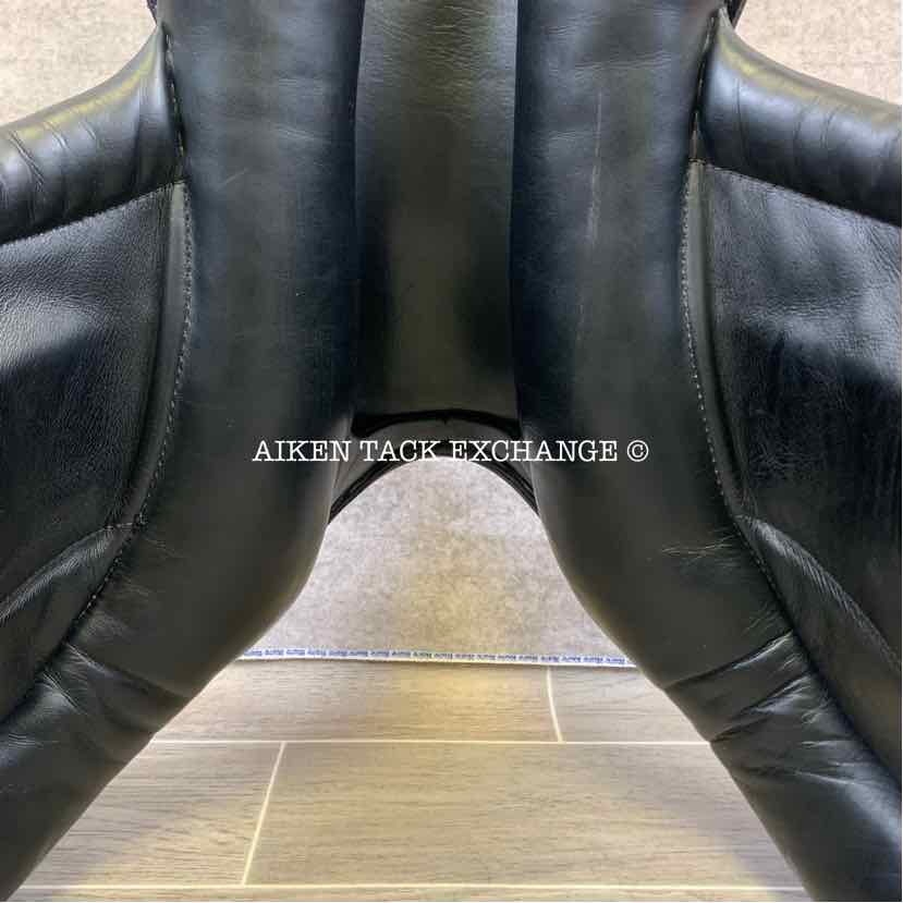 1999 Black Country Pedigree Vinici Monoflap Jump Saddle, 17" Seat, Medium Wide Tree, Wool Flocked Panels