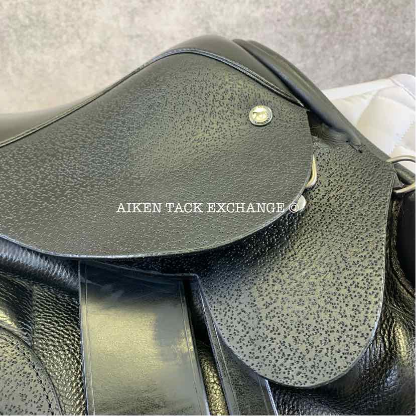 **SOLD** 2023 Black Country Vinici Monoflap Jump Saddle, 18" Seat, Forward Flap, Medium Wide/Wide Tree, Wool Flocked Panels