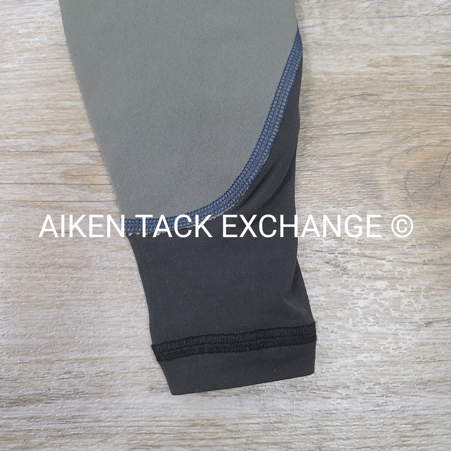 Struck Silicone Grip Knee Patch, Size 24