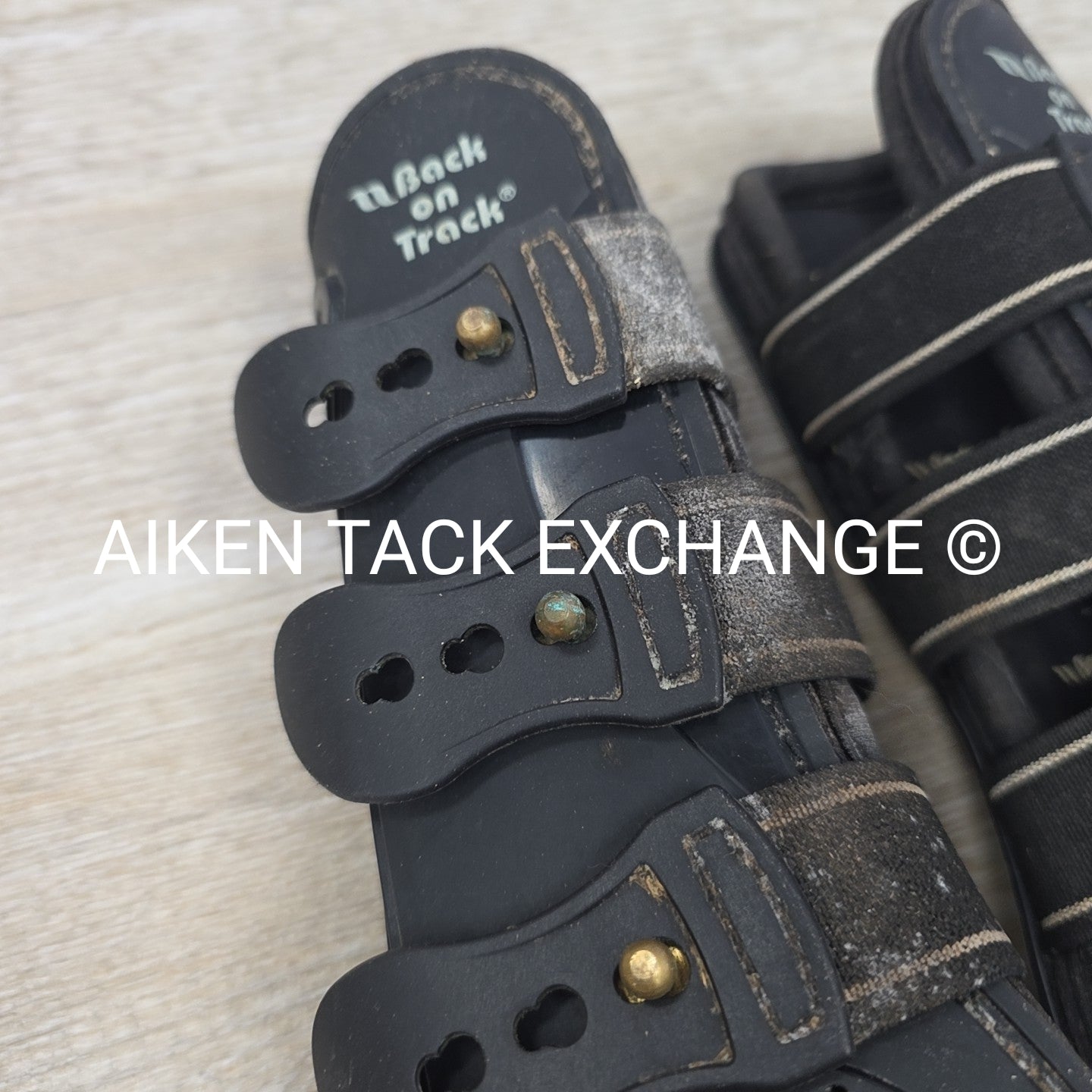 BARGAIN BUNDLE: Back on Track Front Boots, Cob & Veredus Pro Jump Hind Fetlock B