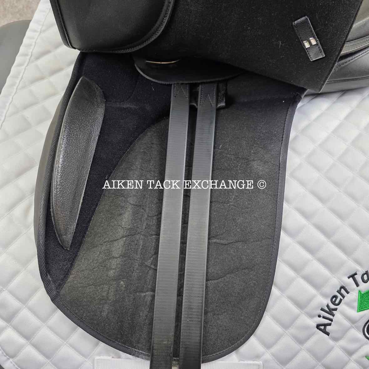 Wintec 500 Dressage Saddle, 17.5" Seat, Adjustable Tree - Changeable Gullet, CAIR Panels