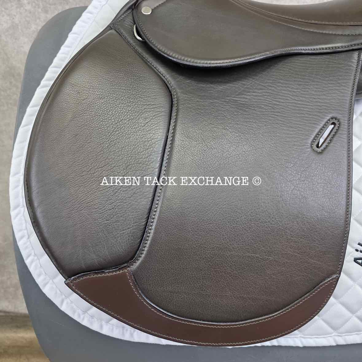 **SOLD** Royal Heritage Stella Jump Saddle, 18" Seat, Adjustable Tree - Changeable Gullet, Wool Flocked Panels