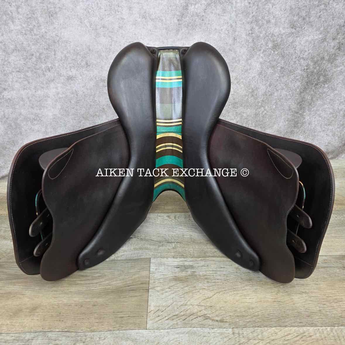 2015 Voltaire Stuttgart Jump Saddle, 17.5" Seat, 3A Flap, Medium Tree, PRO Panels