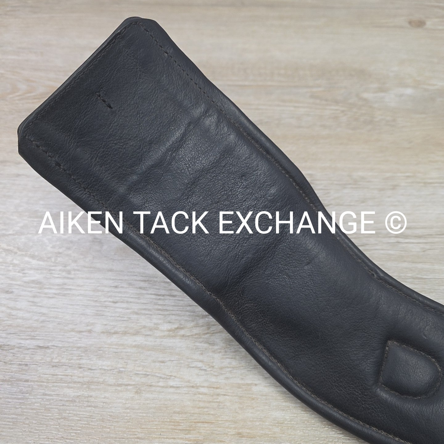 County Logic Shoulder Relief Dressage Girth, Black, 26"