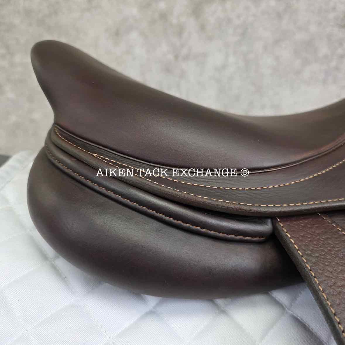 2023 CWD SE03 Close Contact Jump Saddle, 16.5" Seat, 2L Flap, Medium Tree, Foam Panels, Full Buffalo Leather
