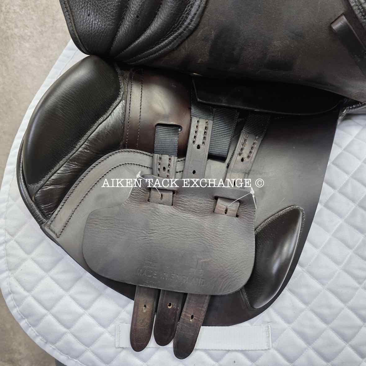 **On Trial** Albion Legend K2 Jump Saddle, 17.5" Seat, Wide Tree, Wool Flocked Panels