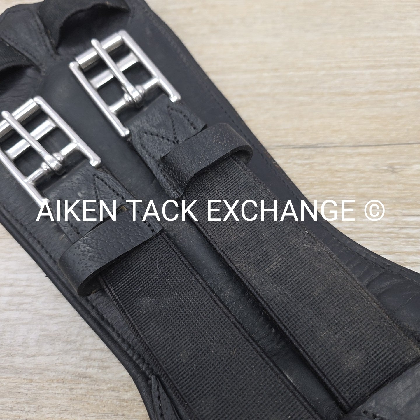 Devoucoux V Strap Girth, Black, Size 24"