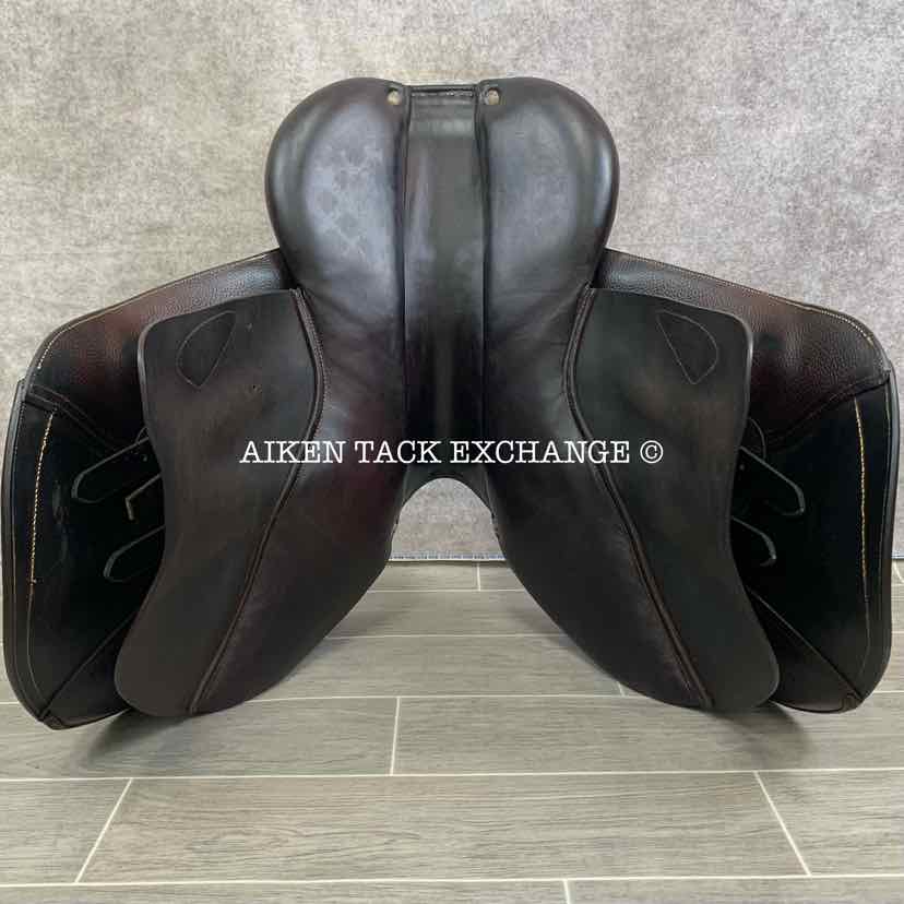 **SOLD** 2017 CWD SE30 2GS Close Contact Jump Saddle, 18" Seat - S3, 4L Flap, Dynamik Flex Tree - Medium, Foam Panels