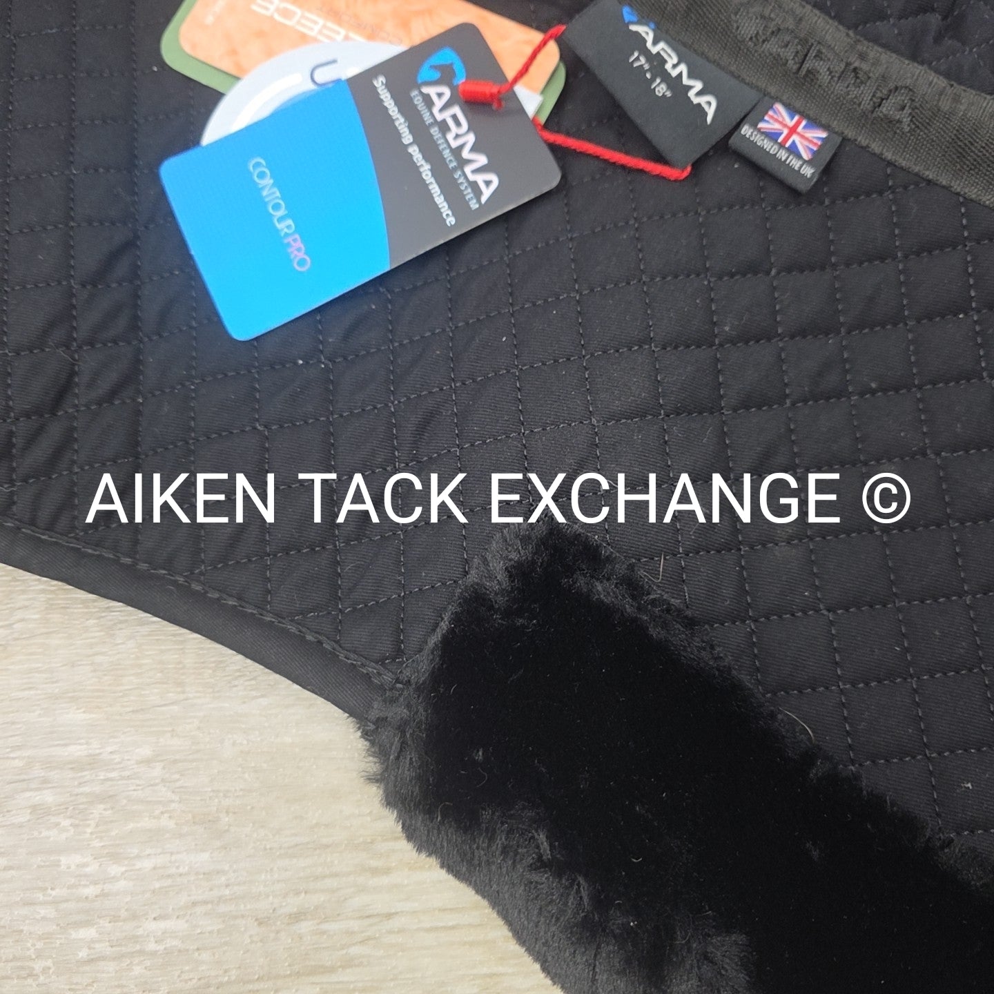 Shires Arma Contour Pro Half Pad, Size 17" - 18"