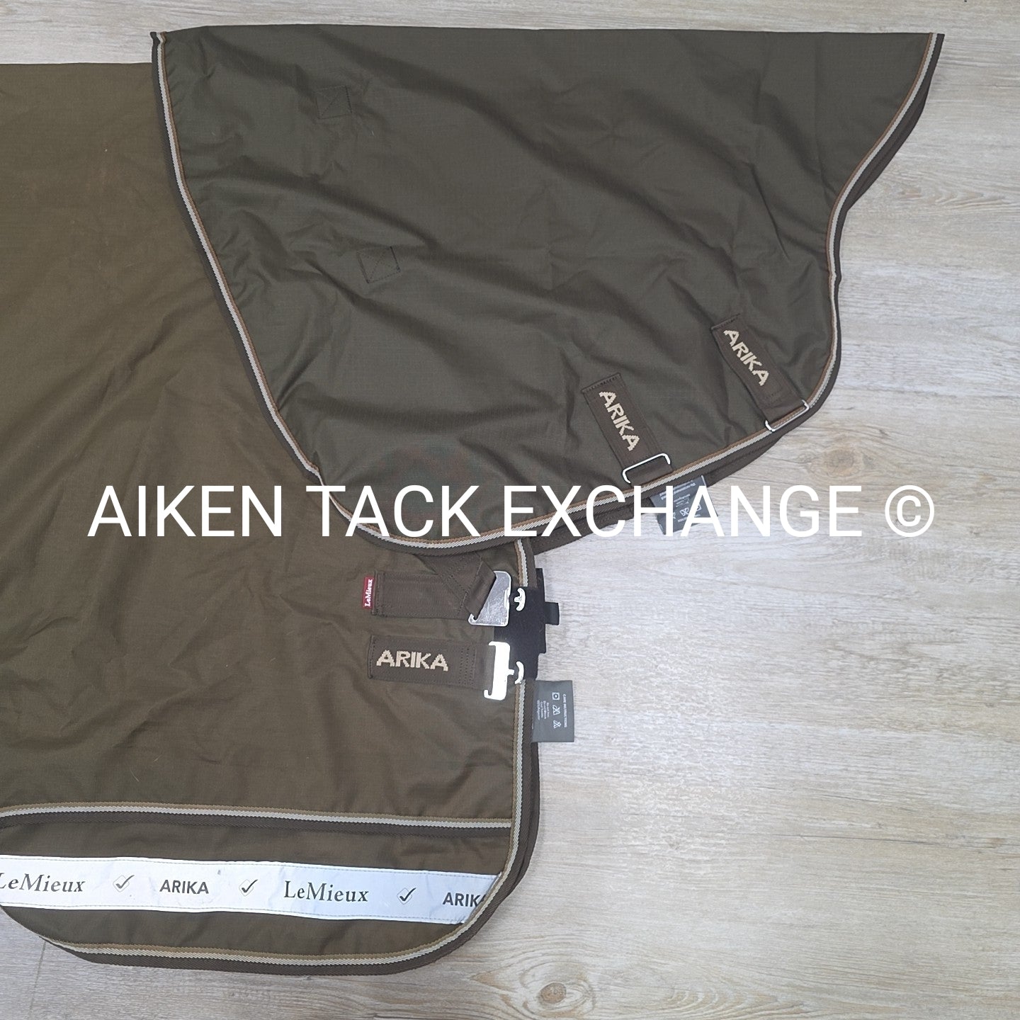 LeMieux Arika Ripstop 0g Turnout Rug w/ Neck Cover, Size 75"