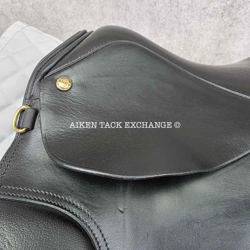 Anky Dressage Saddle, 18" Seat, Wide Tree, Wool Flocked Panels
