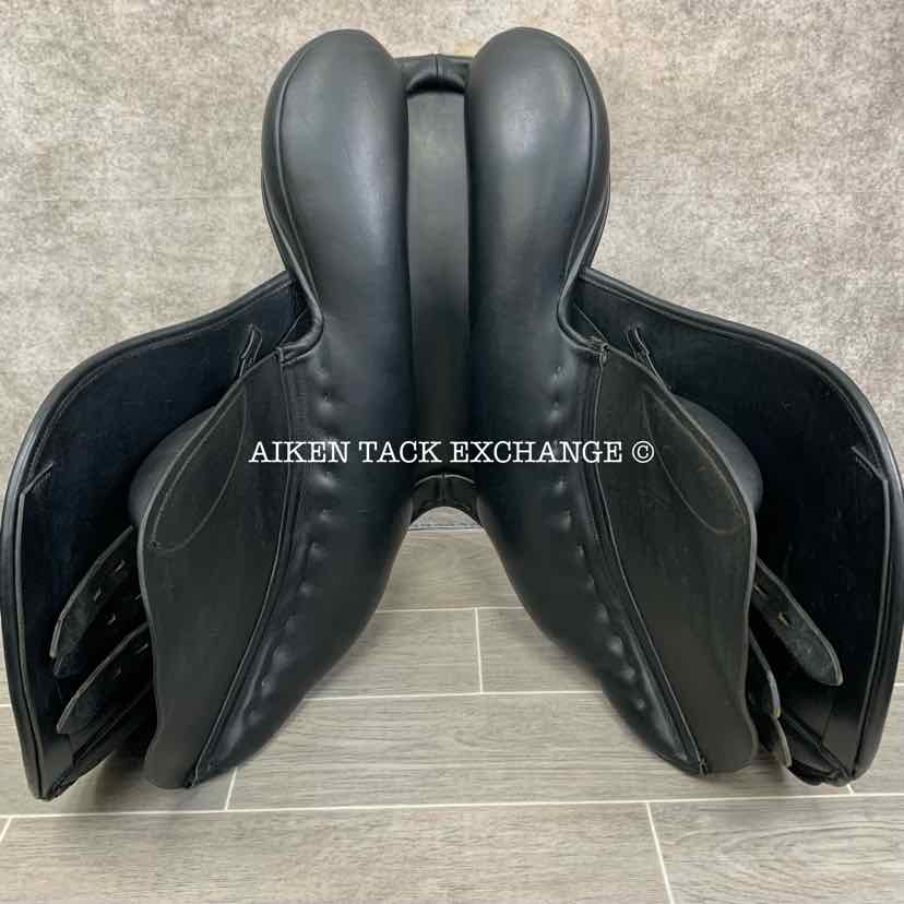 2011 County Innovation Jump Saddle, 17.5" Seat, Forward Flap, Medium Tree, Wool Flocked Skid Row Panels