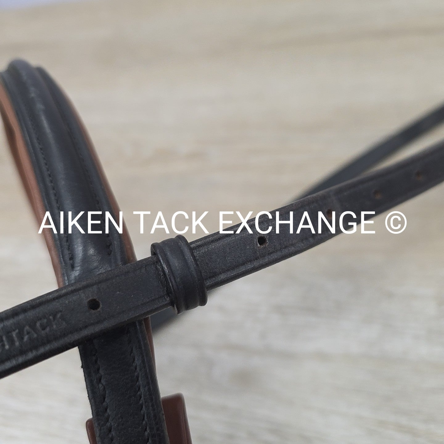 Bobby's English Tack Plain Raised Noseband, Black & Brown, Size Full