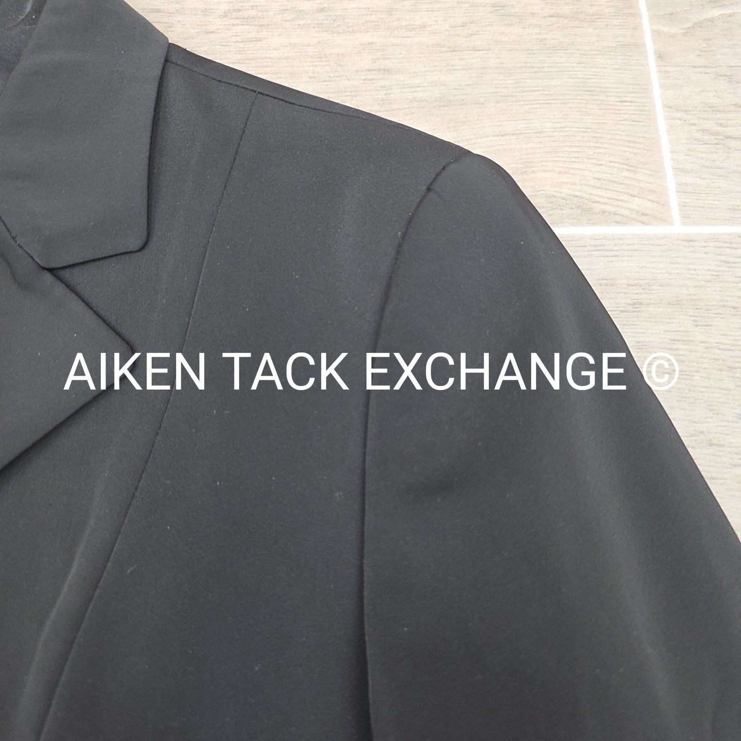 RJ Classics Xtreme Stretch Show Coat, Size 2 Long
