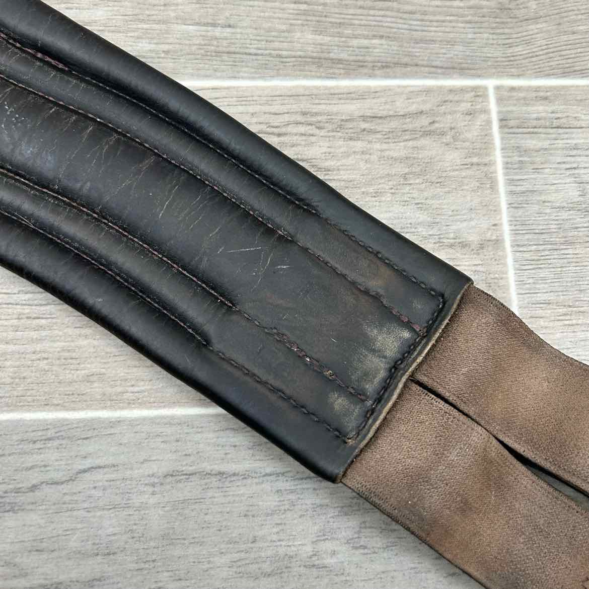 Country Logic Shoulder Relief Anatomic Girth, Brown, 48"