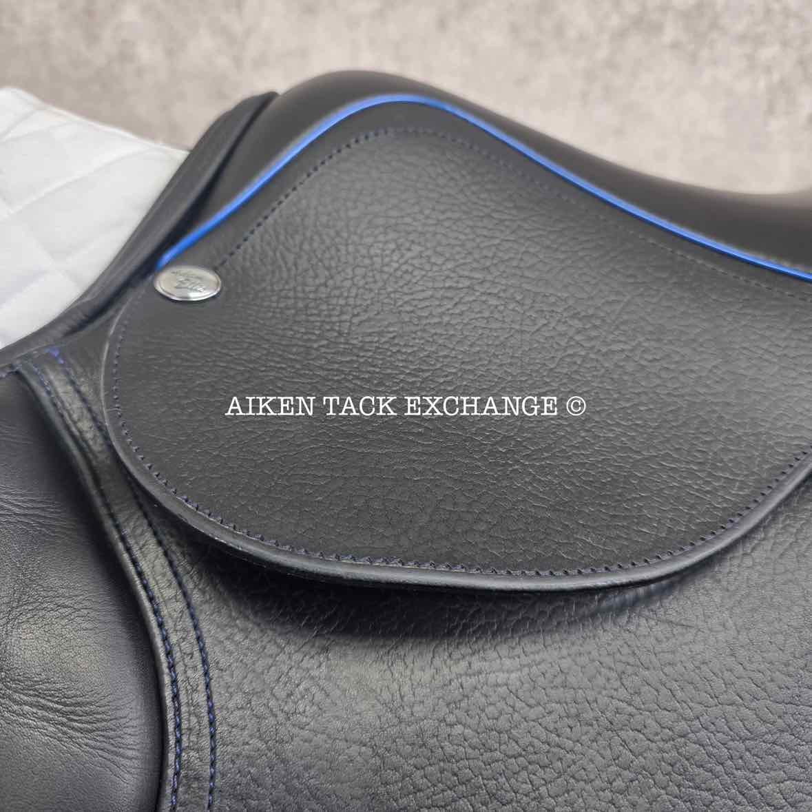 **SOLD** Adam Ellis Jump Saddle, 17" Seat, Medium Wide Tree, Wool Flocked Panels