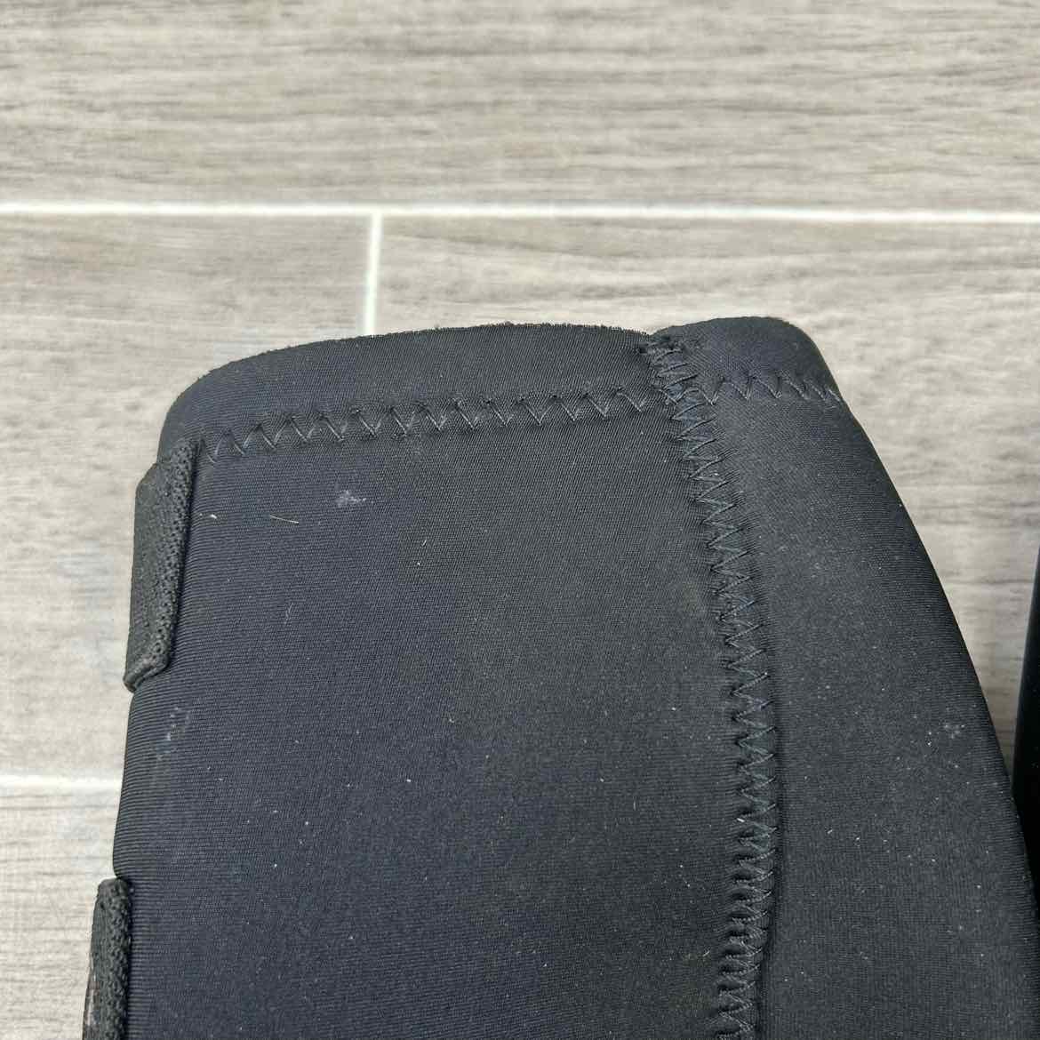 Back on Track Therapeutic Knee Boots, 1 Pair, Size Medium