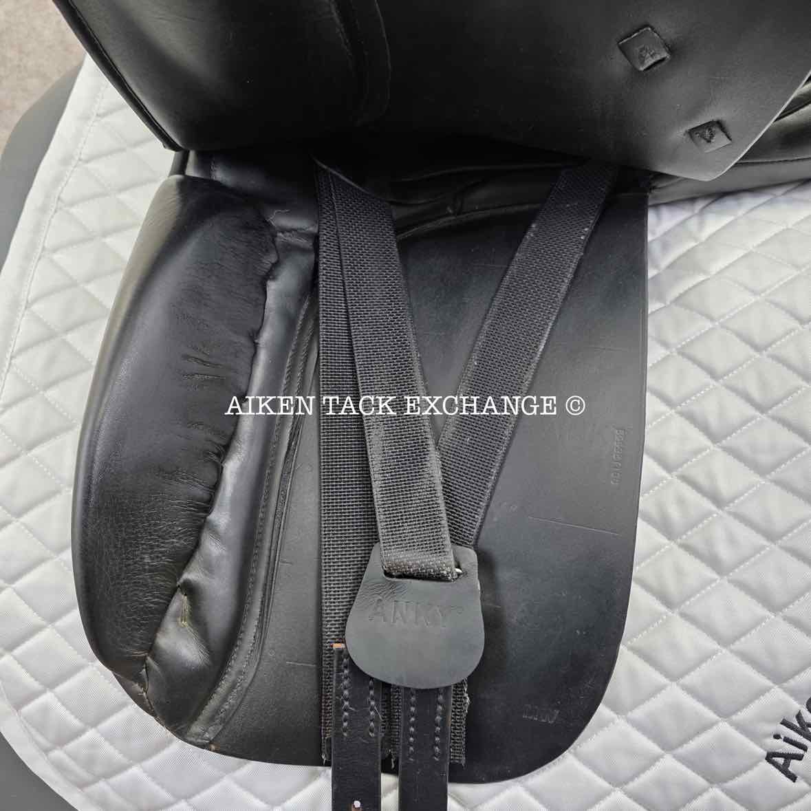 Anky Dressage Saddle, 17.5" Seat, Medium Wide Tree, Wool Flocked Panels