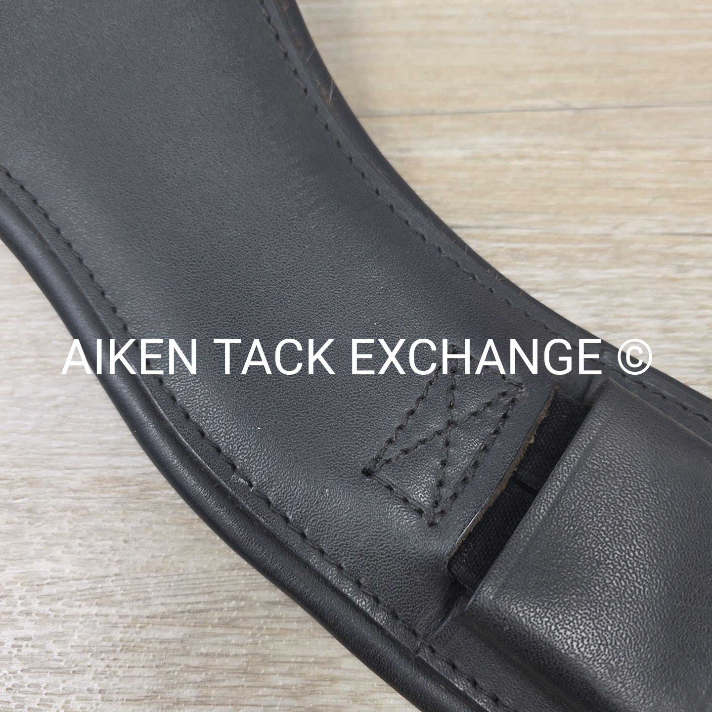 Anatomic Shoulder Relief Padded Dressage Girth, Black, 28"
