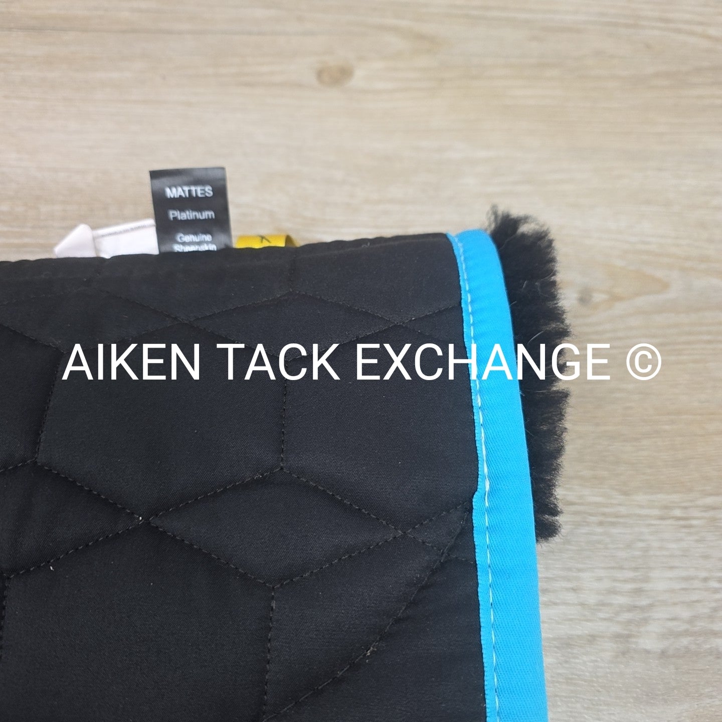 Mattes Dressage Trekking Saddle Pad with Sheepskin, Size Medium