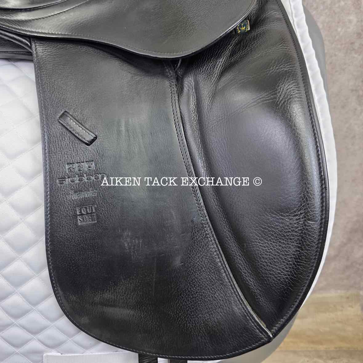 2014 Stubben Aramis Dressage Saddle with Equi-Soft, 18" Seat, 28cm Tree - Medium, Wool Flocked Panels