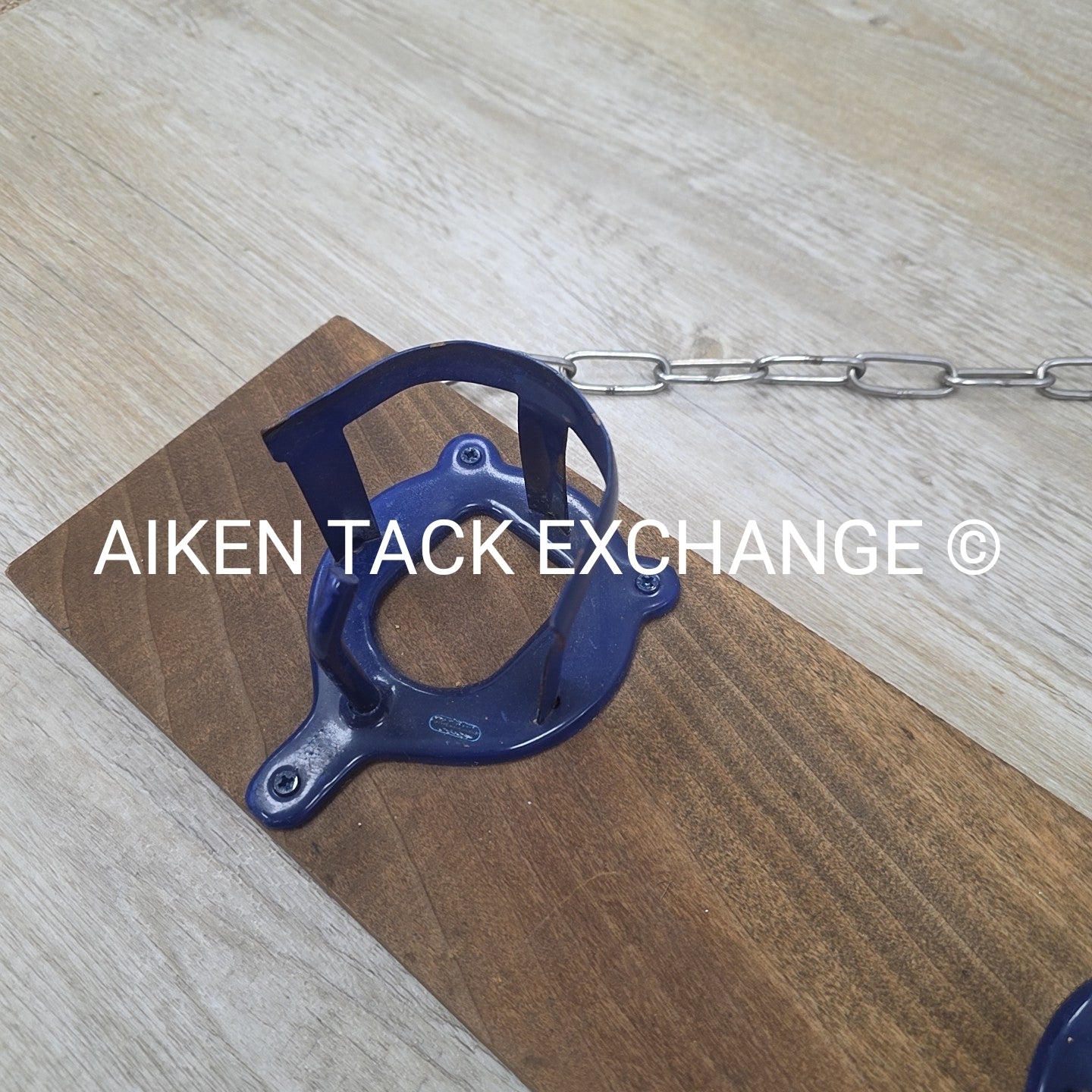 4-Hook Bridle Rack Mounted on Wood with Chain for Hanging
