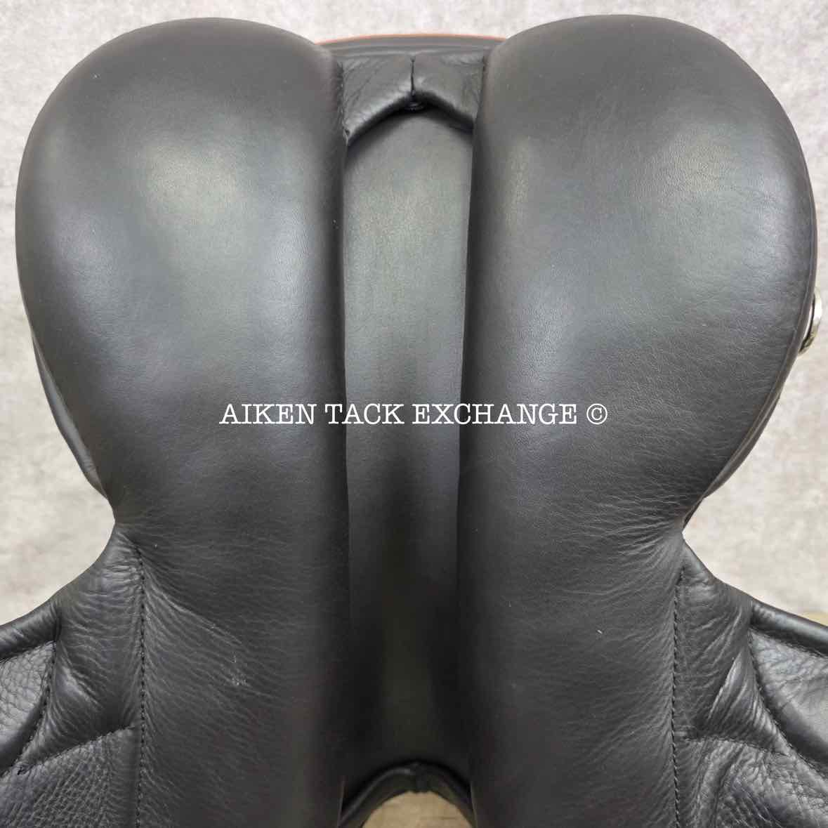 2022 Black Country Vinici Solare Monoflap Jump Saddle, 17" Seat, Wide Tree, Wool Flocked Panels
