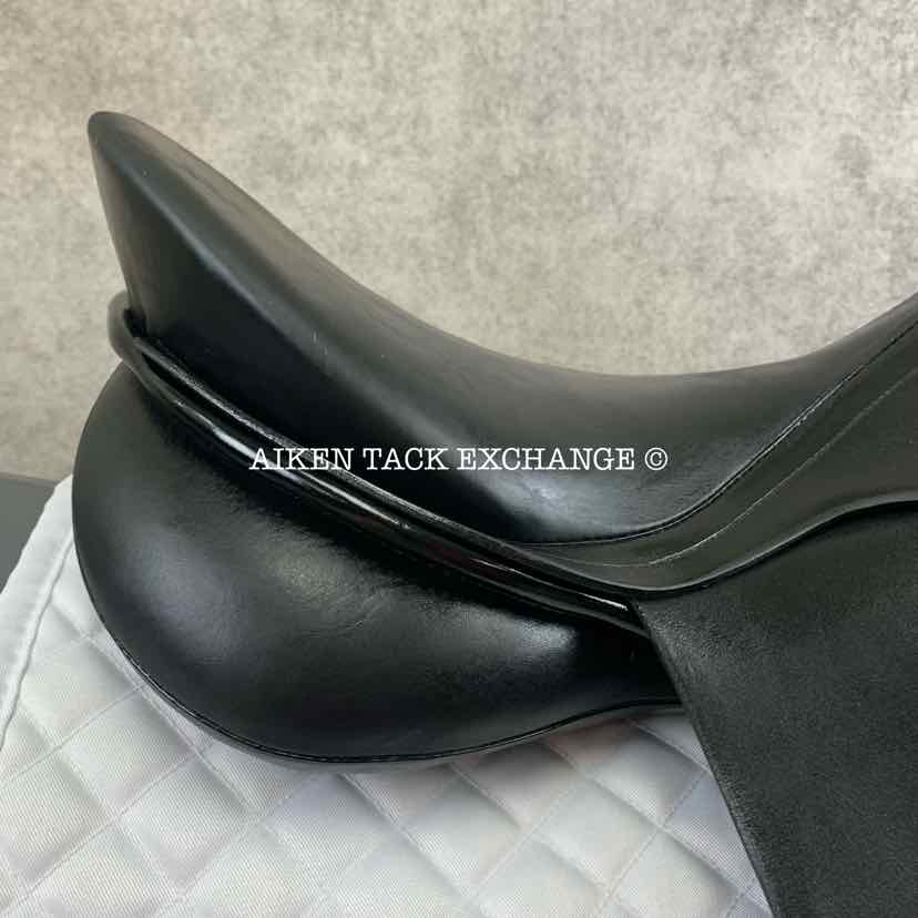 **SOLD** 2016 Passier Sirius Dressage Saddle, 18" Seat, Medium Tree with FRT-System, Wool Flocked Panels